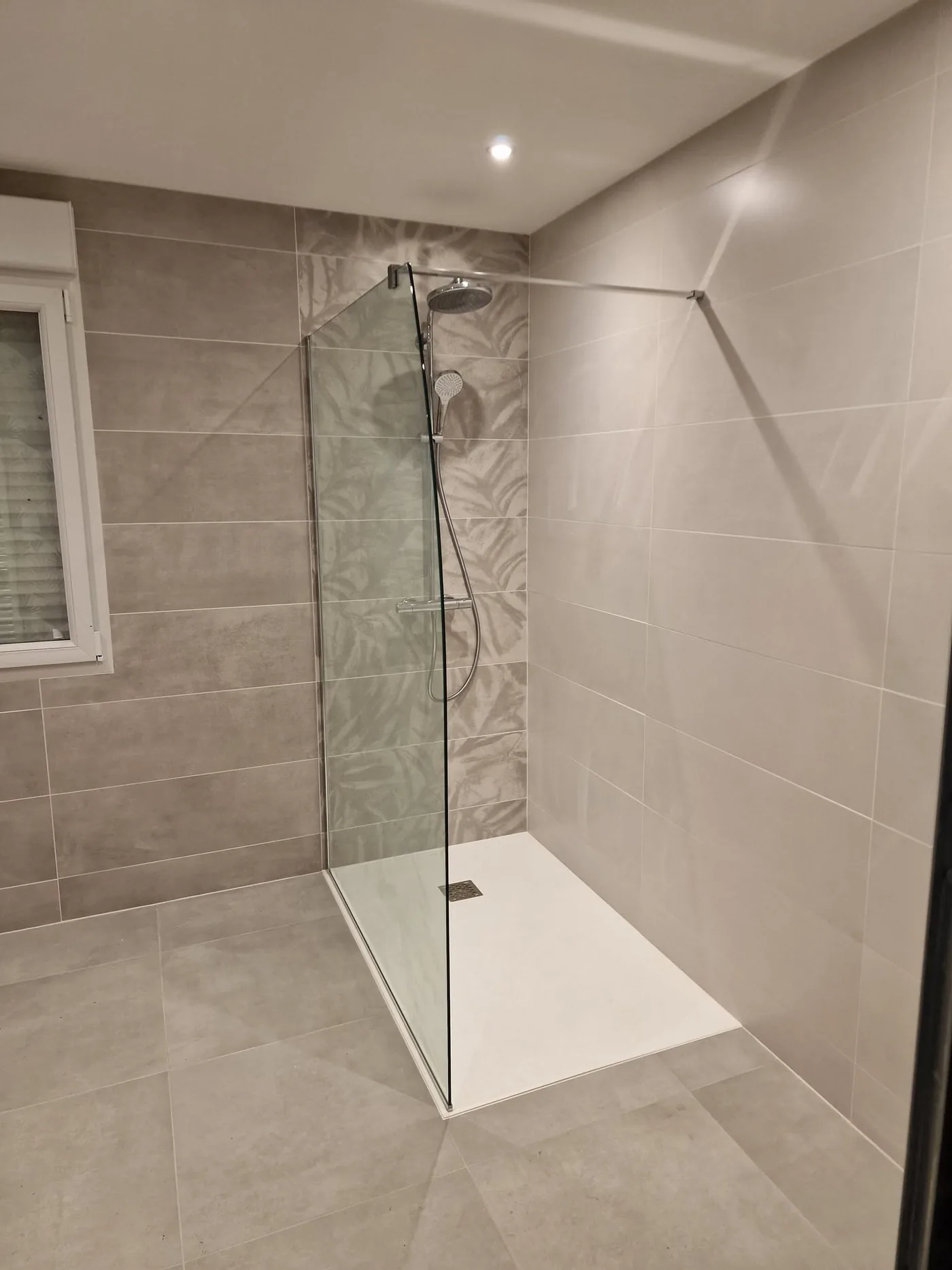Douche à l'italienne avec receveur extra-plat
